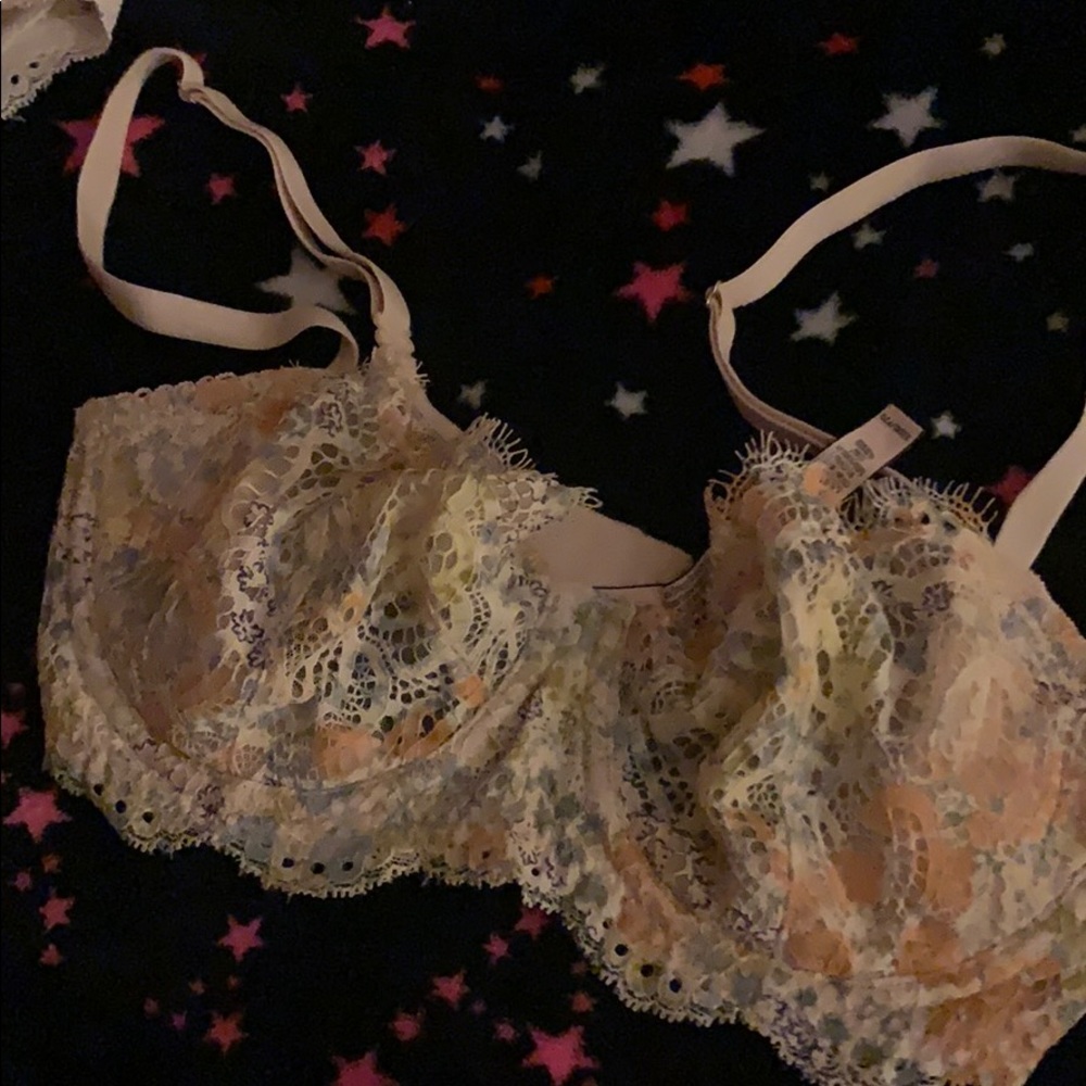 Victoria secrets very sexy Demi bra